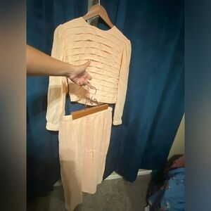 Sold. Vintage 2 piece skirt set. Size 6 but fits like 4